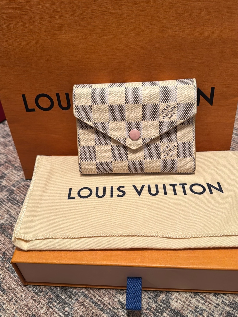 Louis Vuitton Damier Azur Small Envelope Wallet in White/Beige with Pink Snap